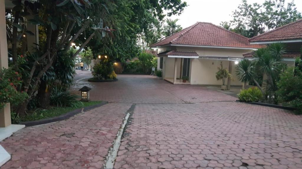 Hotel Sulawesi Jembel Esterno foto