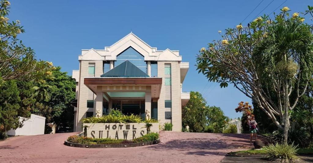 Hotel Sulawesi Jembel Esterno foto